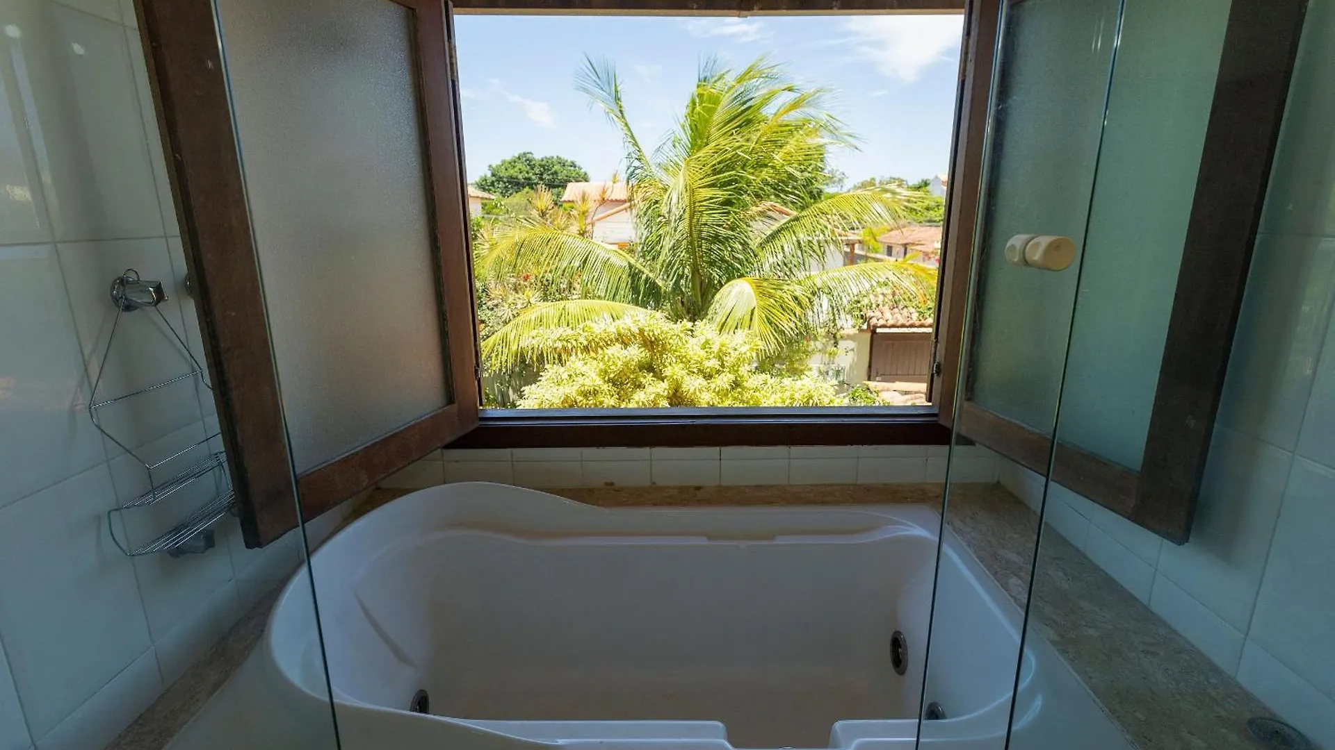 Casa Com 4 Suites E Piscina Em Buzios | Pz 1214