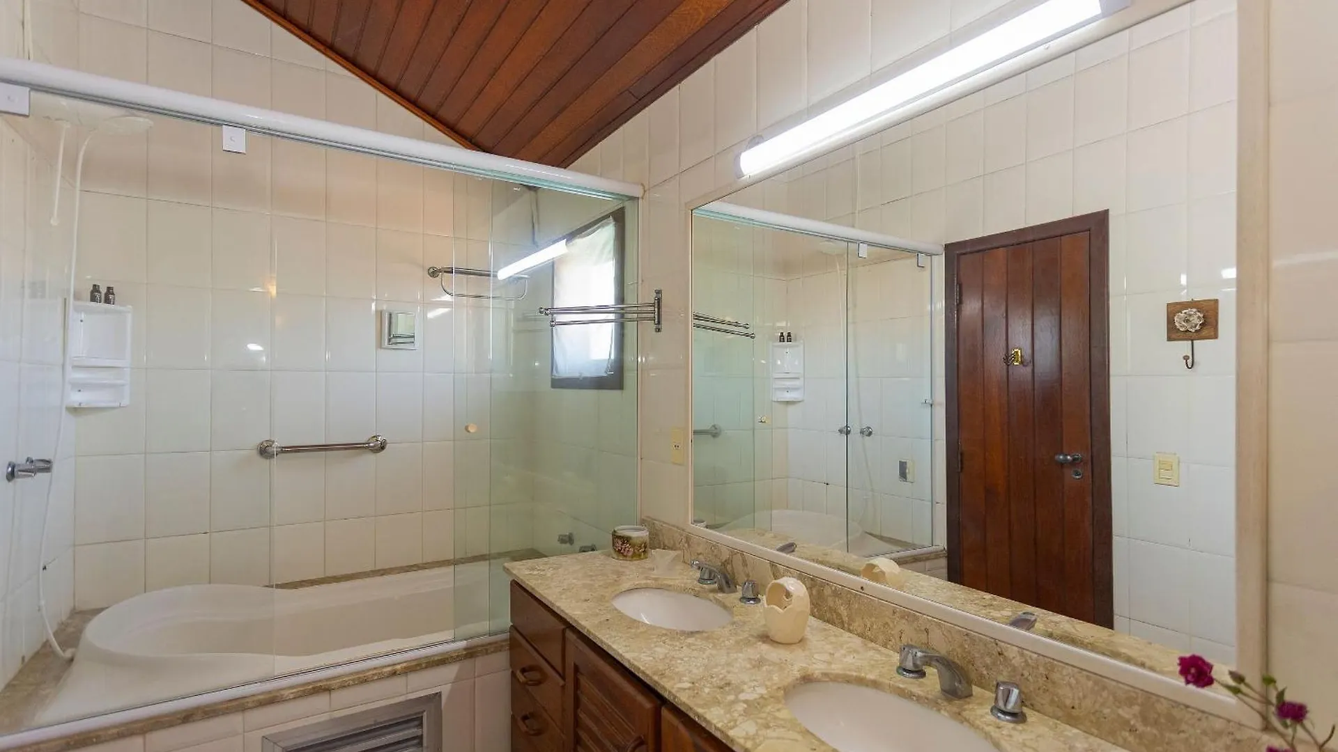 Casa Com 4 Suites E Piscina Em Buzios | Pz 1214 0*, Armacao dos Buzios Brazil