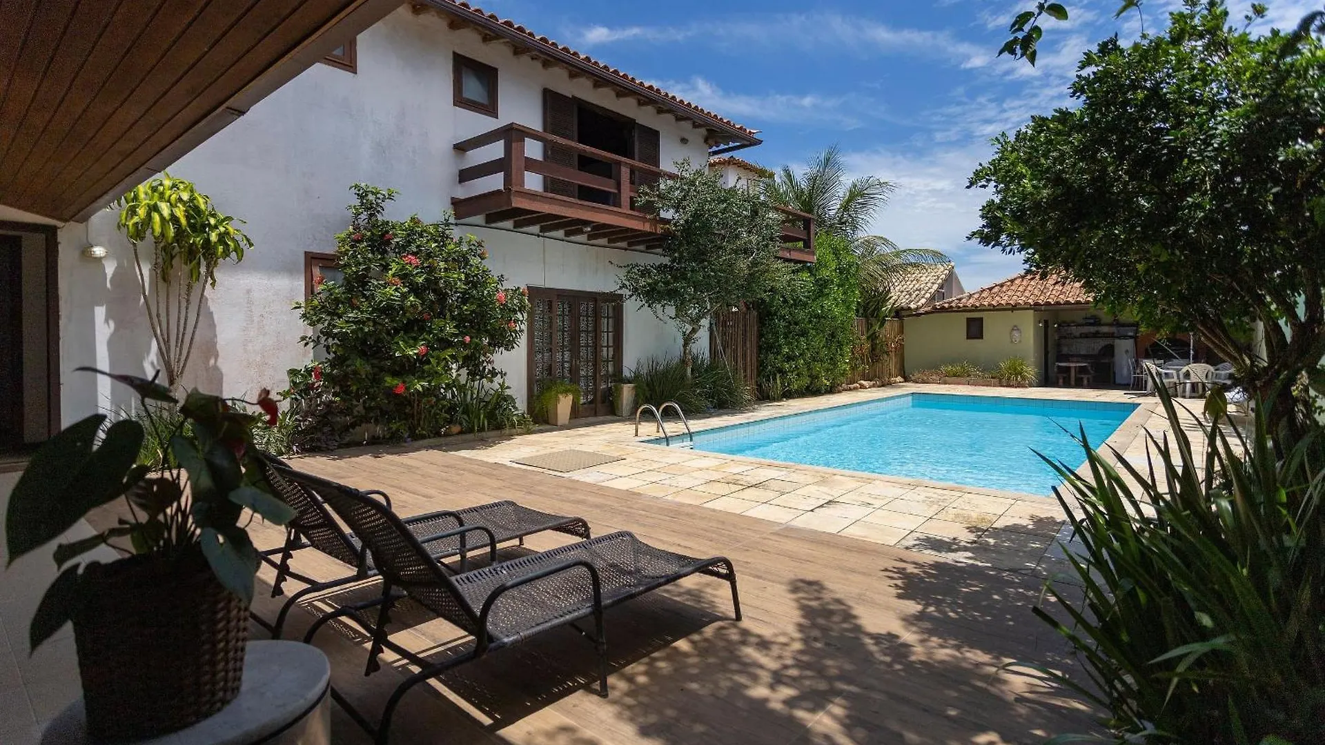 Casa Com 4 Suites E Piscina Em Buzios | Pz 1214
